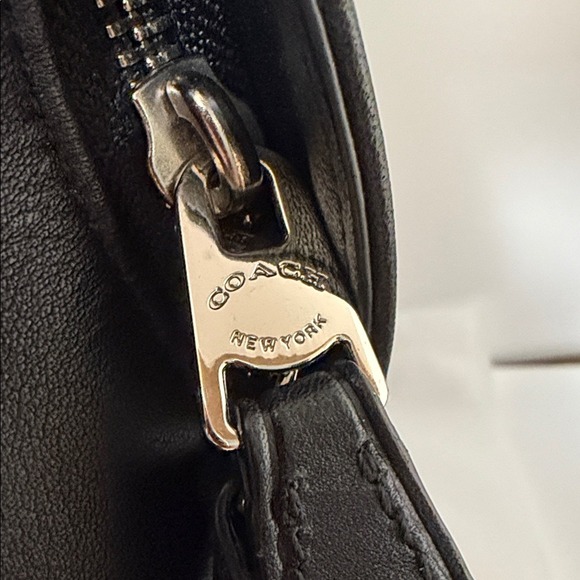 Coach Snoopy Limited Edition Black Leather Backpack - Picture 15 of 17